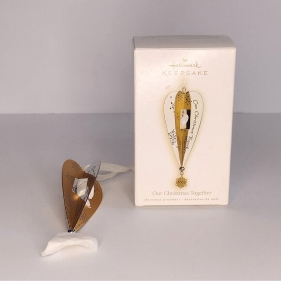 Hallmark Keepsake 2009 Our Christmas Together Christmas Tree Ornament - Picture 1 of 2
